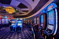 Comentaris del casino del club de diversió, vestit vermell eva green casino royale, Casino Grindstone Creek